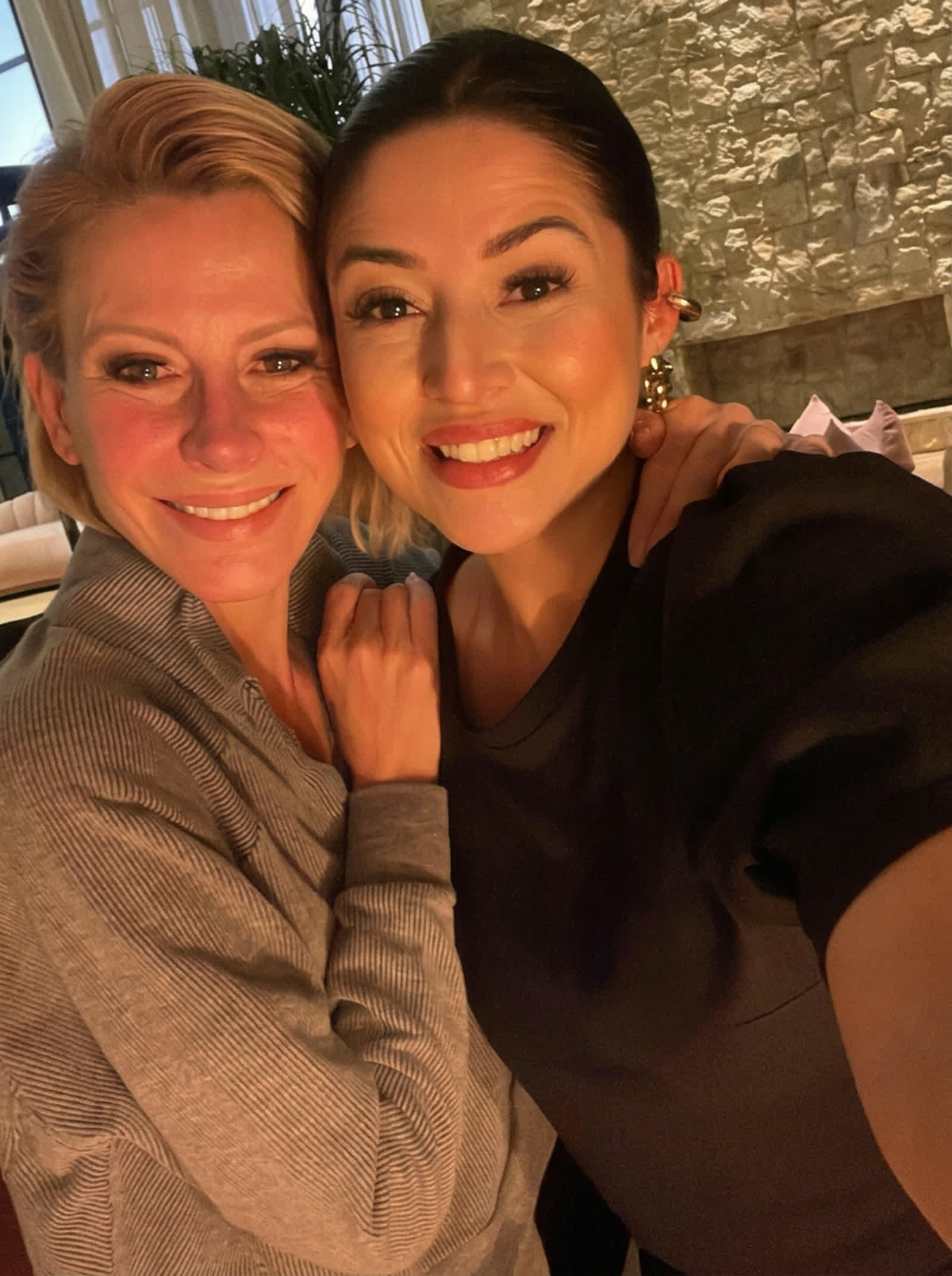 Mônica Salgado com Dayane Bassi